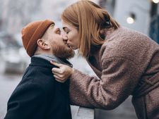 সুস্বাস্থ্যের চাবিকাঠি চুম্বন, এর উপকারিতা জানলে অবাক হবেন!