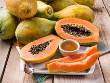 Papaya Side Effects: সকলের জন্য পেঁপে নিরাপদ নয়, ঘটে যেতে পারে বড় বিপদ! জানুন কাদের পেঁপে খাওয়া উচিত নয়