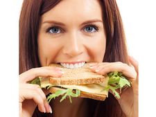 পাউরুটি খেলেই দ্রুত কমবে ওজন! জেনে নিন কোন ধরনের পাউরুটি খাবেন