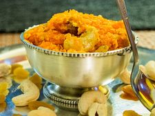 Papaya Halwa Recipe : সুজি, গাজরের হালুয়া তো প্রায়ই খান, এবার চেখে দেখুন পেঁপের হালুয়া