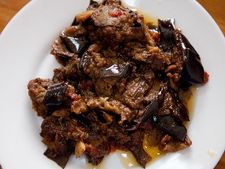 Doi Begun Recipe: স্বাদ বদল করতে এবার বানিয়ে ফেলুন দই বেগুন, রইল প্রণালী