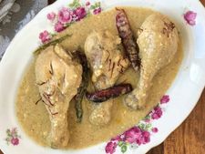 Chicken Rezala Recipe : সপ্তাহান্তে বাড়িতে অতিথি আসবে? কী রাঁধবেন ভেবেই নাজেহাল? বানিয়ে ফেলুন মুরগির রেজালা