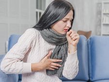 দীর্ঘ দিন ধরে কাশির সমস্যায় ভুগছেন? এই সব গুরুতর রোগে আক্রান্ত নন তো!