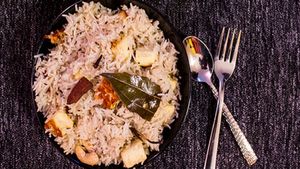 Paneer Pulao Recipe: খুব কম সময়েই বানিয়ে ফেলুন পনির পোলাও, দেখে নিন রেসিপি