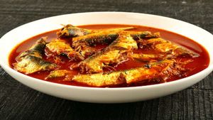 Chital Kalia Recipe: এই ভাবে রান্না করুন চিতল মাছের কালিয়া, আঙুল চাটতে থাকবে সকলে!