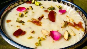 শেষ পাতে ডেজার্ট হিসেবে রাখুন কেশর বাদাম ফিরনি, রইল সহজ রেসিপি