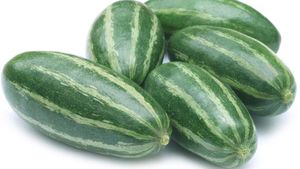 পেঁয়াজ রসুন ছাড়াই রেঁধে ফেলুন পটলের এই পদ, আঙুল চেটে খাবেন সকলে!