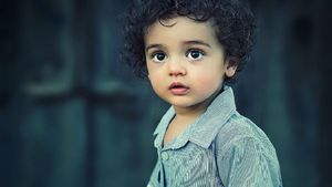 Dry Eyes in Children: আপনার সন্তান শুষ্ক চোখের সমস্যায় ভুগছে না তো? বুঝবেন কী ভাবে?