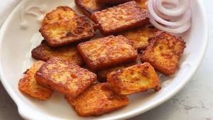 নিরামিষের দিনে বানিয়ে ফেলুন পনির গোল্ডেন ফ্রাই, দেখে নিন রেসিপি