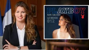 খোলামেলা পোশাকে লাস্যময়ী পোজ, 'প্লেবয়' ম্যাগাজিনে উষ্ণতা ছড়ালেন মন্ত্রী!