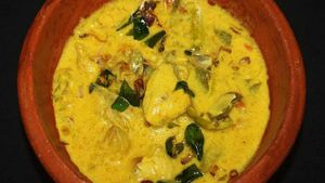 গরমে কোনও খাবারই মুখে রুচছে না? স্বাদ ফেরাতে রেঁধে ফেলুন আম শোল