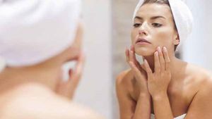 সারা বছর শুষ্ক ত্বকের সমস্যায় ভোগেন? যত্ন নেবেন কী ভাবে? দেখুন টিপস