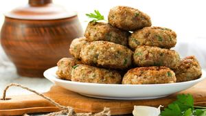 চায়ের আড্ডা জমুক মুচমুচে স্ন্যাক্সে, বানান পটেটো-কর্ন কাটলেট