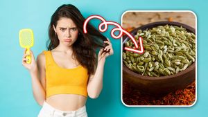 মাথায় হাত দিলেই মুঠো মুঠো চুল উঠে আসছে? মৌরির ম্যাজিকেই বন্ধ হবে চুল পড়া!