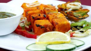 তন্দুরি চিকেন নয়, এবার সকলকে তাক লাগিয়ে দিন তন্দুরি আলু বানিয়ে! রইল রেসিপি