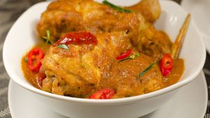 রাতে রুটির সঙ্গে রেঁধে ফেলুন পেশোয়ারী চিকেন, চেটেপুটে খাবে সকলে!