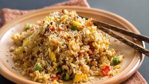 বৃষ্টিভেজা দিনে জমিয়ে খান চিকেন কিমা পোলাও, দেখুন রেসিপি