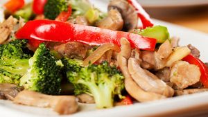 ঘরেই বানান জিভে জল আনা 'কুং পাও চিকেন', রইল রেসিপি