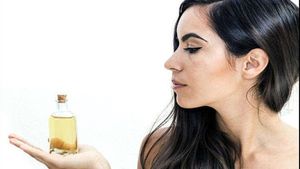 চুল পড়া থেকে খুশকি, ল্যাভেন্ডার তেলেই দূর হবে সব সমস্যা! 