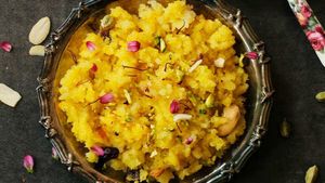 পুজোয় মিষ্টিমুখ করুন আনারস বাদামের হালুয়া দিয়ে, রইল রেসিপি