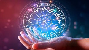 Sunday Lucky Zodiac Signs: আগামীকাল ছট পুজো, সূর্যের মতোই ঝলমল করবে ৫ রাশির ভাগ্য!