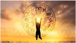 Thursday Lucky Zodiac Signs: নভেম্বরের শেষ দিনে কপাল খুলবে ৫ রাশির, ক্যারিয়ারে উন্নতির যোগ!