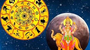 ডিসেম্বরের ১৩ তারিখ বক্রী হবে গ্রহের যুবরাজ, সতর্ক থাকা জরুরি ৩ রাশির!