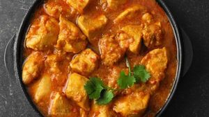 মুরগির পাতলা ঝোলে রুচি নেই? চেখে দেখুন আফগানি মুর্গ