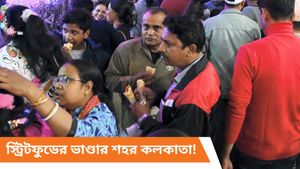 স্ট্রিটফুড খেতে ভালোবাসেন? রইল কলকাতায় সেরা স্ট্রিটফুডের ঠিকানা