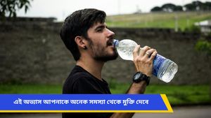 নিয়মিত সকালে খালি পেটে জল খেলে কী সত্যিই উপকার পাবেন? জানুন বিশেষজ্ঞদের মত   
