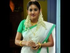 જાણો, કેમ હોય છે સુહાગતાના દિવસે દૂધ પીવાની પરંપરા, શું હોય છે તેમાં ખાસ