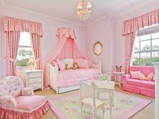 જો લાઇફમાં રોમાંસ ઇચ્છતા હોવ તો ના કરો બેડરૂમમાં આ કામ