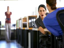 છોકરીઓના પેટમાં વાત કેમ નથી પચતી? જાણો તેની પાછળનું સાયન્સ