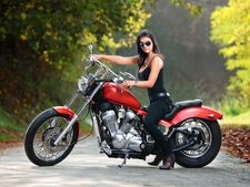 પુરુષોને મહિલાઓની આ 13 અજીબ આદતો ખૂબ જ ગમે છે! 