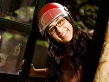 જો છોકરી તમારા પ્રેમમાં છે, તો કરશે આવી હરકતો