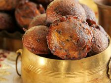 કેળાથી બનાવો આ ટેસ્ટી South Indian Snack પનિયારમ