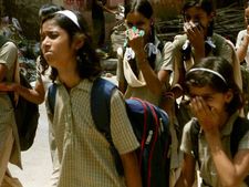 બાળકોની પીઠ પરથી ઉતારો ભારે બેગ અને હાથોમાં આપો ટ્રોલી, રિસર્ચ