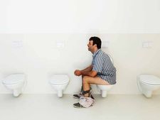 જાણો કયા કારણથી કેટલાક લોકોને પાઈલ્સ કેમ થાય છે? તેના ૮ કારણ