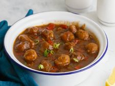 વેજ ખાનાર માટે સોયા બોટી કબાબ કોરમ