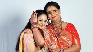 Happy Sawan Sasu Maa:  सासू मां को सावन पर भेजें ये प्यारी शायरी और मैसेज, रिश्तों में घुल जाएगी मिठास