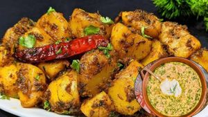 इस Holi मेहमानों को परोसें 'आलू के गुटके' और पहाड़ी रायता, नोट करें अल्मोड़ा की यह फेमस रेसिपी