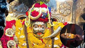 Kalashtami 2026: बुरी नजर और बाधाओं से मुक्ति के लिए कालाष्टमी पर करें ये 5 सरल उपाय