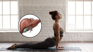 लिवर को डिटॉक्स करने के लिए करें ये 5 योगासन, पेट का भारीपन होगा दूर और लिवर बनेगा मजबूत