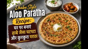 Dhaba Style Aloo Paratha Recipe: घर पर बनाएं ढाबे जैसा चटपटा और कुरकुरा पराठा