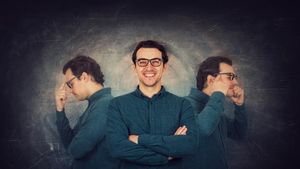 World Schizophrenia Day 2026: क्या होता है सिजोफ्रेनिया? जानें इस बीमारी के लक्षण, कारण और इलाज