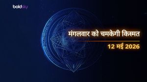 Aaj Ka Rashifal 12 May 2026: मंगलवार को चमकेगा इन 4 राशियों का भाग्य, हनुमान जी की कृपा से बरसेगा धन
