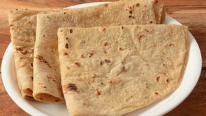 Basi Roti ke Fayde: वेट लॉस से डायबिटीज तक का काल है बासी रोटी, जानें खाने का सही तरीका और अनगिनत फायदे
