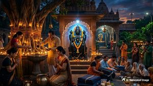 Shani Amavasya 2026: शनि की साढ़े साती और ढैया से हैं परेशान? अमावस्या पर राशि अनुसार करें इन चीजों का दान