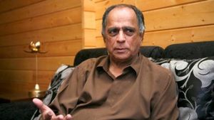 मशहूर फ‍िल्‍ममेकर पहलाज निहलानी का 76 साल की उम्र में निधन, जानें अपने पीछे छोड़ गए कितनी संपत्ति