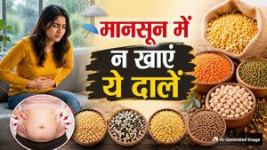 बारिश के मौसम में नहीं खानी चाहिए ये दालें, वरना बढ़ सकती है पेट में गैस और अपच की परेशानी